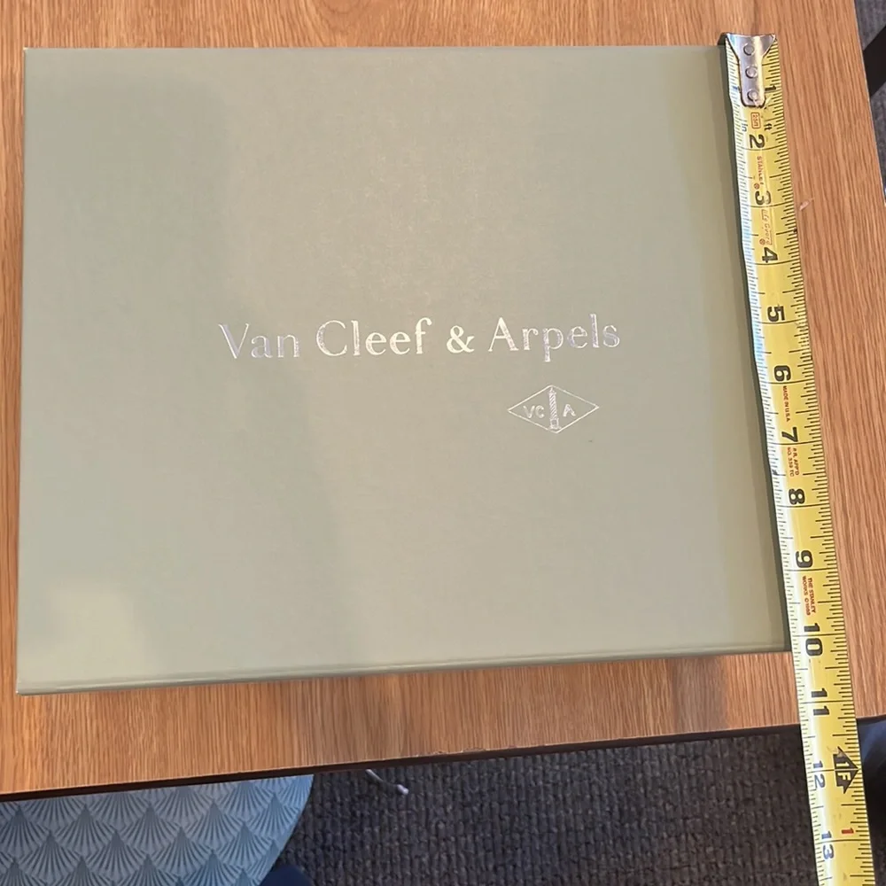 COPY - COPY - Van Cleff box